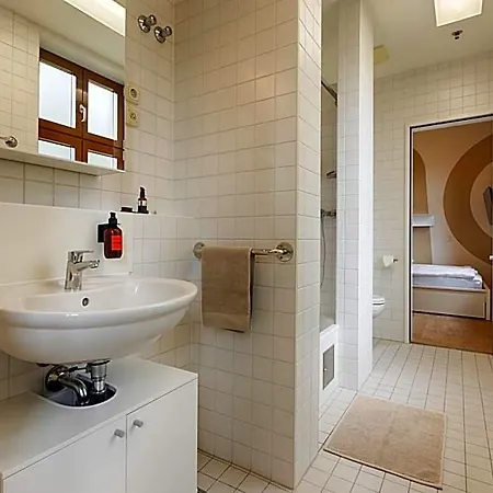 Mowo Connekt - Monteurwohnungen In Apartmanhotel Kitzingen